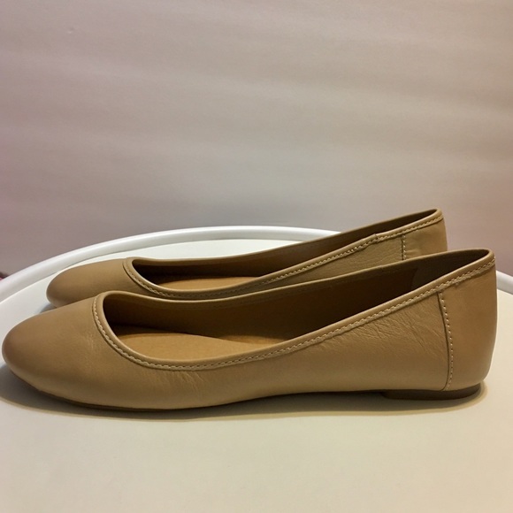 New Size 12 Lucky Brand Leather Tan Ballet Flats - Picture 2 of 4